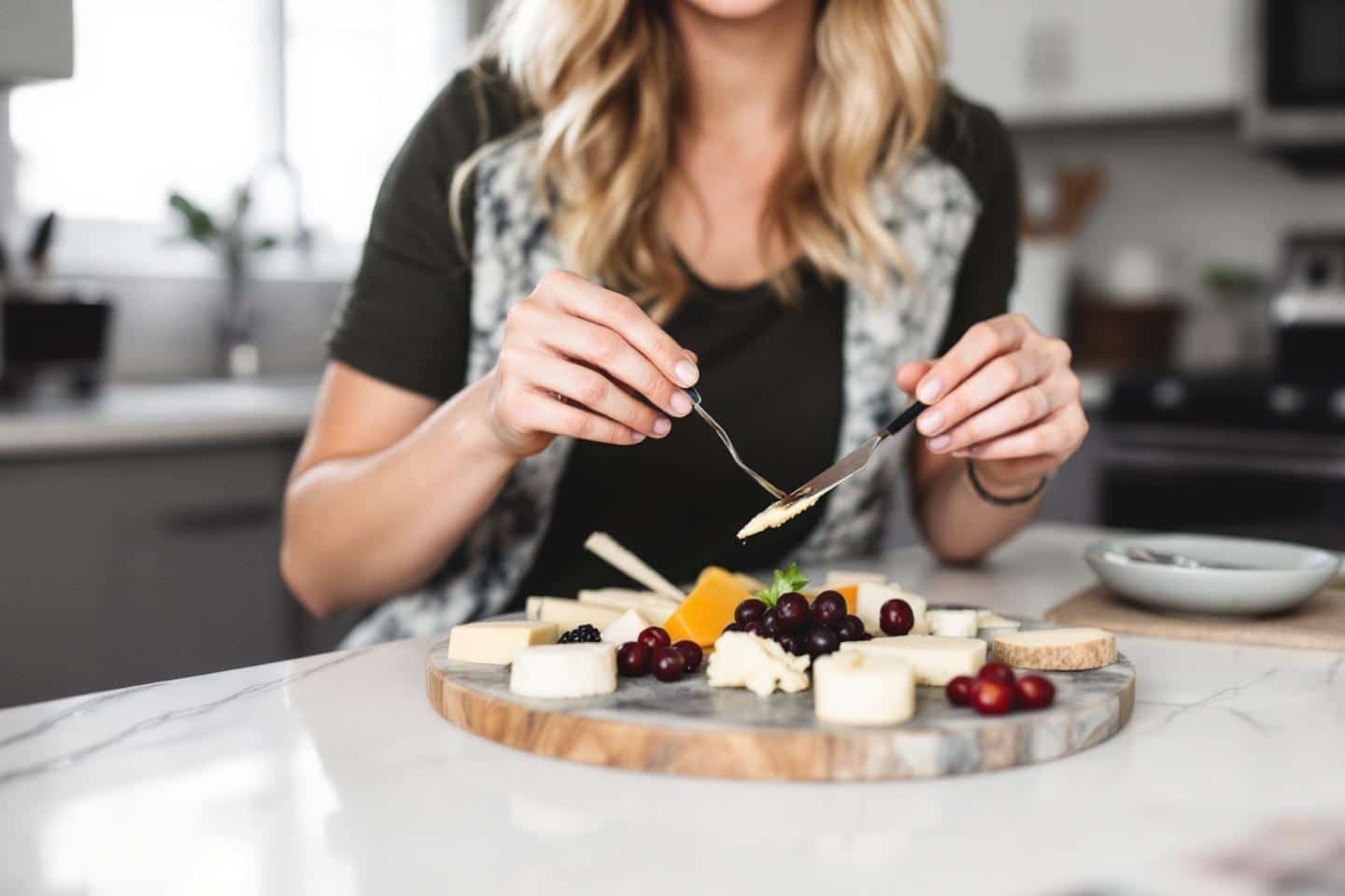 Peut-on faire un régime sans renoncer au fromage : astuces et conseils